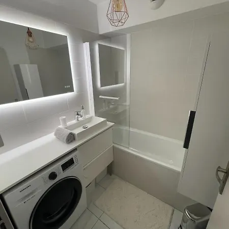 Splendide 3 Pieces - Parking Et Clim Apartment